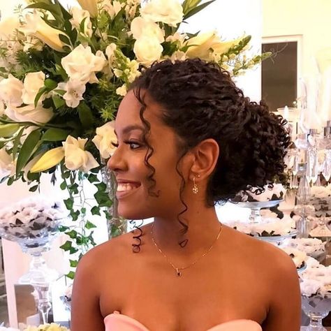 Chic Bride Hairstyles, Black Curly Bridal Hairstyles, Curly Hair Wedding Black Women, Curly Updos For Black Women, Curly Updo Hairstyles For Black Women Wedding, Wedding Styles For Natural Hair, Curly Updos For Wedding, Wedding Hairstyles For Natural Hair Black Bride Bridal Style Updo, Curly Bridesmaid Hairstyles Black Women