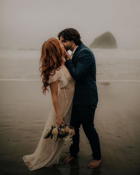 LOOKSLIKEFILM on Instagram: “📸 by @erika_brooke —  #lookslikefilm #lookslikefilmweddings #igmasters #peoplescreatives #artofvisuals #destinationphotographer…” Beautiful Elopement, Couple Wedding Dress, Elopement Photos, Epic Photos, Amazing Weddings, Beach Elopement, Cannon Beach, Oregon Wedding, Elopement Inspiration