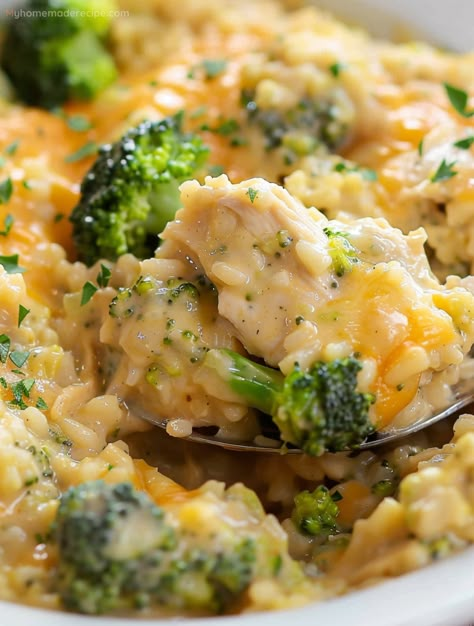 Broccoli And Rice Casserole, Cheesy Chicken And Rice, Broccoli And Chicken, Broccoli And Rice, Slow Cooker Creamy Chicken, Chicken Broccoli Rice, Chicken Crockpot Recipes Easy, Cheesy Chicken Broccoli, Easy Crockpot Dinners