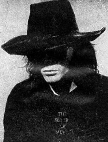 Goth Cowboy, Andrew Eldritch, Western Artwork, Cowboy Aesthetic, Sisters Of Mercy, Arte Alien, Costume Inspo, 다크 판타지, Southern Gothic