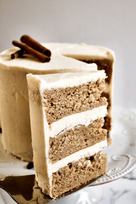 Chai Cake Recipe, Dirty Chai Latte, Chai Cake, Latte Cake, Cake Recipes Without Eggs, Chai Spice Mix, Vanilla Bean Buttercream, Chai Recipe, Cake Recipes Easy Homemade