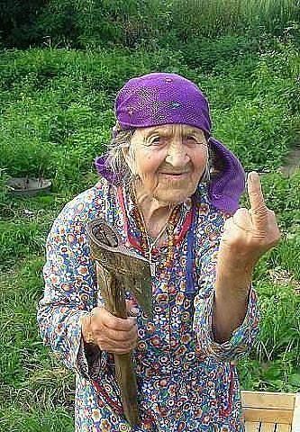 Eyebrow Slits, Funny Marriage Advice, Funny Old People, Old Granny, Grandma Fashion, Crazy Funny Pictures, Old Woman, Very Funny Pictures, Funny Dating Quotes