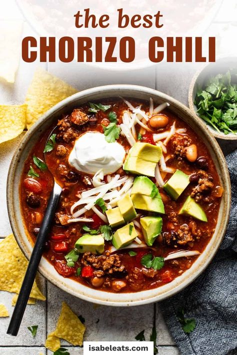 This Chorizo Chili is an easy one-pot meal that's both delicious and satisfying. Bold flavors of traditional chili with a Tex-Mex twist come together for a comforting dish, thanks to the addition of Mexican chorizo! Pinto Bean Chili Recipe, Chorizo Chili Recipe, Chorizo Recipes Dinner, Chorizo Chili, Dry Beans Recipe, Easy Crockpot Soup, Hearty Chili Recipe, Chorizo Soup, Isabel Eats