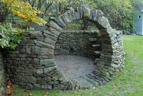 Stone circle. This would take a lot of collecting. Garden Archway, Casa Hobbit, Moon Gate, Stone Fire Pit, Outdoor Stone, Dry Stone Wall, Stone Arch, Dry Stone, Outside Patio