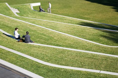 the manicured landscape amphitheatre. what a great public space it would make. Landscape Stairs, Public Space Design, Modern Landscape Design, Oscar Niemeyer, Landscape Architecture Design, Urban Park, Have Inspiration, Parking Design, Green Landscape