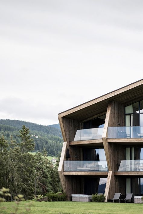 NOA designs timber-clad hotel on an Alpine meadow Mountain Resort Architecture, Landscape Timbers, Treehouse Hotel, Mountain Hotel, Steel Front Door, Italy Architecture, Timber Slats, Wellness Hotel, Past And Future