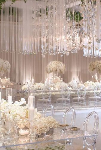 White Wedding Centerpieces, Glam Wedding Decor, White Weddings Reception, White Wedding Decorations, Wedding Decoration Ideas, White Wedding Theme, Luxury Wedding Decor, Elegant Wedding Reception, All White Wedding