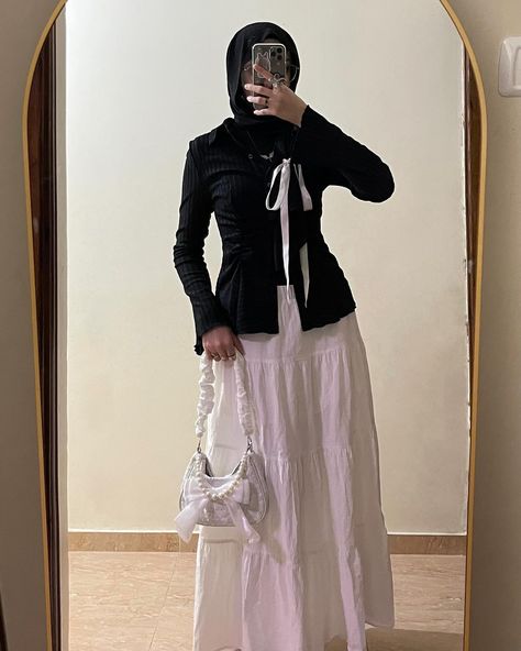 It’s the weekend, let’s act like it :3 #fyp #explore #potd #ootd #viral #asthetic #اكسبلور #عشوائيات #random #hijab #fashion #model #hijabfashion #حجاب #ستايل Hijab Maxi Skirt, Black Skirt Outfit Hijab, Skirt Outfits Hijab, Black Maxi Skirt Outfit, Black Skirt Outfits, Hijabi Outfit, Fluffy Skirt, Hijab Outfits, Maxi Skirt Outfits