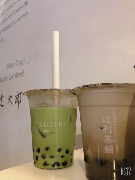 #matcha #hojicha #boba #milktea #bubbletea #cute #aesthetic Matcha Milktea, Cute Aesthetic, Beige Aesthetic, Bubble Tea, Milk Tea, Matcha, Barware, Bubbles, Tea