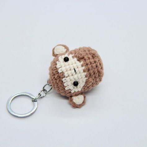 Little monkey crochet keychain Crochet toys tutorial #crochettoystutorial #crochet #crochettoy #crochetpattern #crochetpatterns 3.438 Monkey Keychain Crochet, Crochet Monkey Keychain Pattern Free, Crochet Keychain Boy, Crochet Monkey Keychain, Crochet Keychain For Men, Cupcake Crochet, Crochet Monkey Pattern, Monkey Crochet, Monkey Keychain