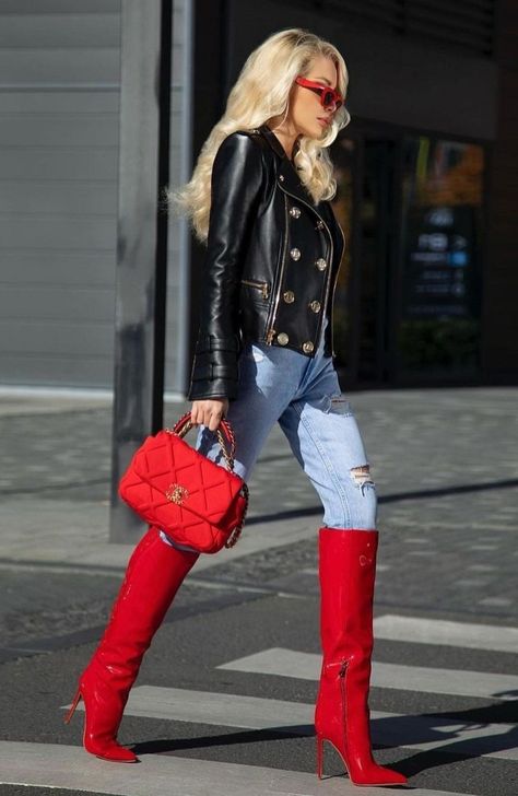 Red Knee High Boots Outfit, Red Boots Outfit, Milan Outfits, Red Knee High Boots, Thigh High Boots Outfit, Knee High Boots Outfit, Knee Boots Outfit, Winter Boots Outfits, High Boots Outfit