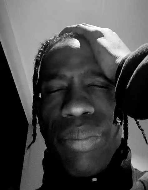 Travis Scott Meme Funny, Travis Scott Apology, Travis Scott Funny, Travis Scott Meme, Mood Funny Faces, Travis Scot, Funny Profile, Black And White Aesthetic, Funny Profile Pictures