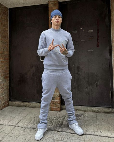 Nike Sweatpants Outfit, Sweatsuit Outfits, Grey Tracksuit, Young Mens Fashion, Central Cee, Hits Different, Super Rich Kids, Sweatpants Outfit, October 8