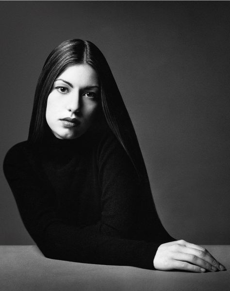 Sofia Coppola by Marc Hom - Los Angeles, 1996 Irving Penn, Irving Penn Portrait, Sophia Coppola, Foto Portrait, Sofia Coppola, Foto Art, Female Portraits, Black And White Portraits, Foto Inspiration