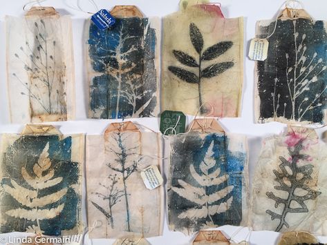 Choose paper as part of your print design - Linda Germain Geli Print, Linda Germain, Natural Forms Gcse, Gelli Printing Tutorials, Gel Plates, Monotype Printmaking, Teabag Art, How To Make Things, Mono Printing