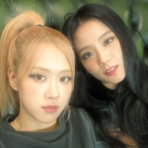 Blackpink chaesoo icons Chaesoo Icons, Rosé Crying, Icons Blackpink, Icons Kpop, Best Duos, Blackpink Photos, Love You More Than, Blackpink Rose, Blackpink Jisoo