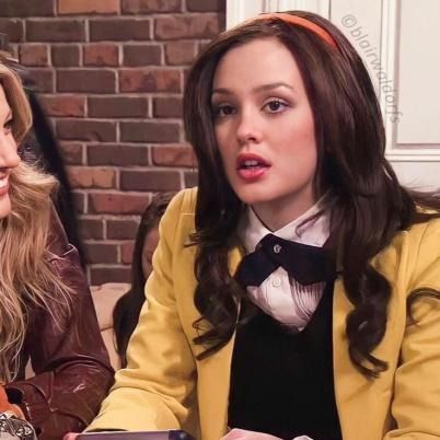 Blair E Serena, Mean Girls 2, Gossip Girl Wallpaper, Serena And Blair, Cute Backrounds, Addams Familie, Blair And Serena, Serena Van, Match 3