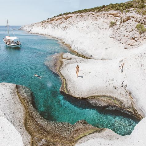 Looking for an enchanting Greek holiday that isn’t full of Americans? Head to Paros. Here, an Instagram guide. Paros Greece Beach, Paros Greece Aesthetic, Greek Islands Vacation, Paros Greece, Beach Pink, Paros Island, Greece Vacation, Island Tour, Island Hopping