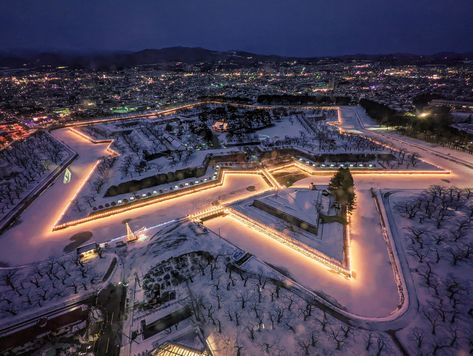 Another photo from Hakodate: Fort Goryokaku taken from Goryokaku Tower. https://www.alojapan.com/436567/another-photo-from-hakodate-fort-goryokaku-taken-from-goryokaku-tower/ #JapanPhotos, #Photo, #Photography, #PhotographyInJapan, #Photos, #Pix, #Reddit, #RedditJapanPhotos Hokkaido, Hakodate, Fortaleza, Star Fort, Best Ski Resorts, Aerial Images, Dawn And Dusk, Winter Photo, Japan Photo