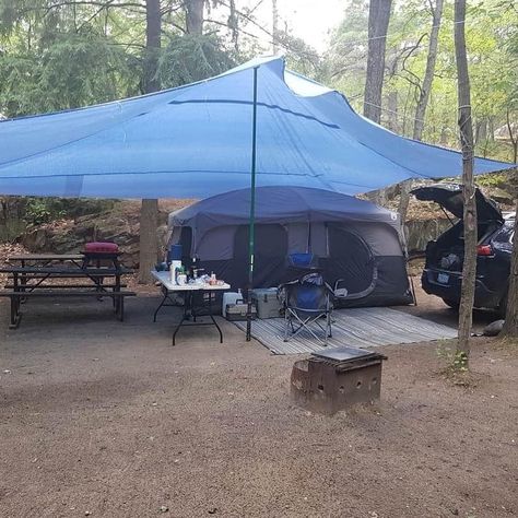 Ultimate Camping Setup, Tent Campsite Decorating Ideas, Tent Camping Setup Ideas, Tent Campsite Setup, Camp Set Up Ideas Campsite, Camp Set Up, Cute Campsite Setup, Camping Setup Ideas Campsite, Campsite Setup Ideas