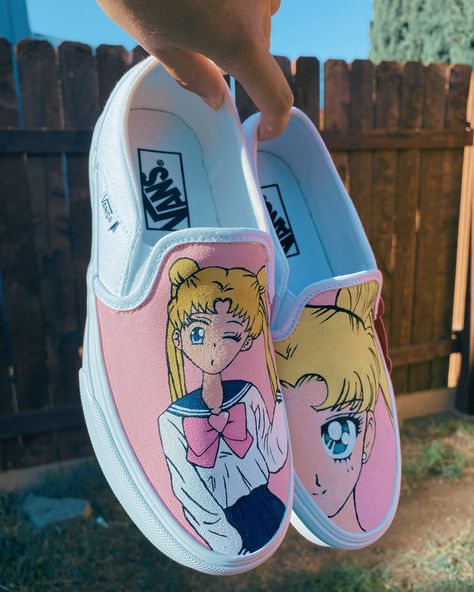 Moon Shoes, Sailor Moon Merchandise, Customized Shoes, Custom Shoes Diy, Dr Shoes, Hipster Grunge, Kawaii Shoes, Anime Inspired Outfits, Hand Painted Shoes