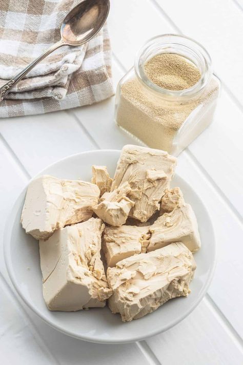 fresh and dry yeast on a table top. Make A Loaf Of Bread, Spatula Desserts, Bread Brioche, Cracker Recipe, Yeast Packet, Sweet Bread Rolls, Yeast Recipes, A Loaf Of Bread, Loaf Of Bread