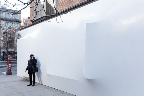 Shrink wraps NY's storefront for art and architecture | Manhattan, New York | SO-IL | photo by Iwan Baan Frieze Art Fair, Space Architecture, Green Interiors, Dutch Artists, Facade Design, Construction Site, Shrink Wrap, Architecture Model, Exhibition Design