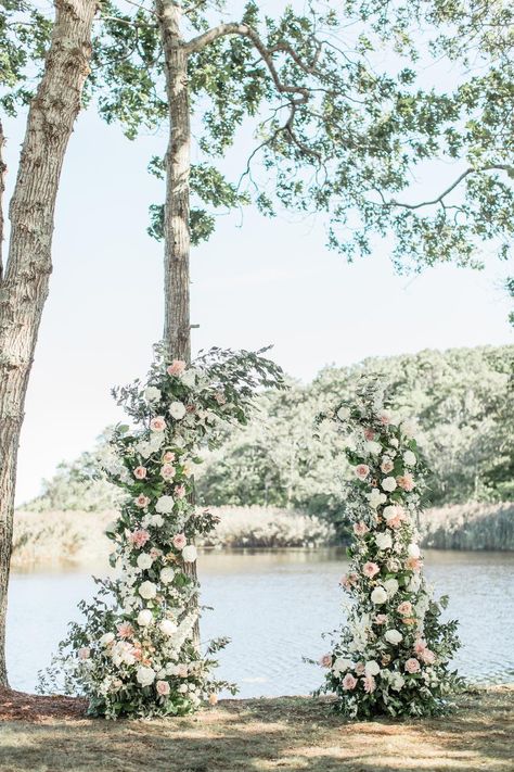 Garden Wedding Ceremony Decorations, Wedding Ceremony Decorations Church, Summer Wedding Ceremony, Lush Wedding, Floral Arch Wedding, Cottage Wedding, Wedding Arch Flowers, Arch Flowers, Childhood Home