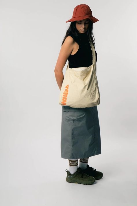 Utility Skirt Outfit, Gig Outfit, Waterproof Messenger Bag, Rainy City, Utility Skirt, Cargo Skirt, Gray Skirt, Fitted Skirt, Casual Everyday