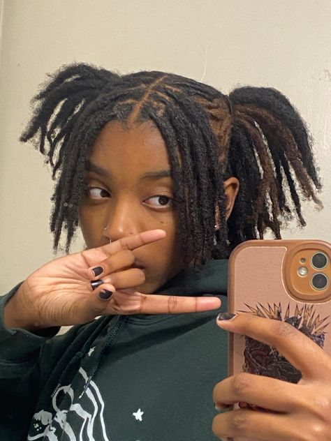 Dreadlock Hairstyles For Women Short, Two Twist Locs, Cute Locs Hairstyles, Dreadlocks Short Hair, Dread Hairstyles For Women Black, Short Hair Locs, Locs Hairstyles Short, Honey Blonde Locs, Styles For Short Locs