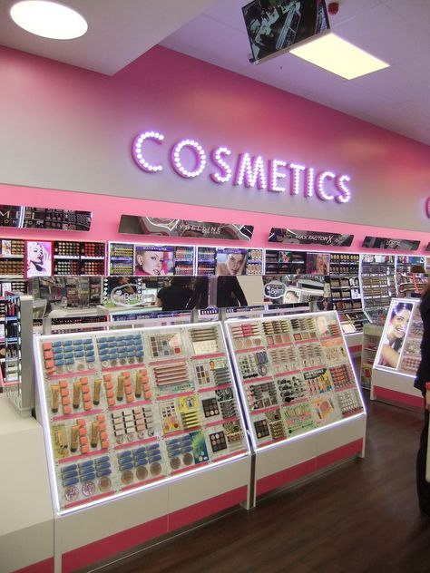 Superdrug Beauty Studio Bloxburg Beauty Store, Cosmetics Shop Design Store Interiors, Beauty Supply Store Design, Beauty Shop Interior, Makeup Store Design, Cosmetic Stores, Cosmetic Business, Shop Counter Design, Makeup Boutique