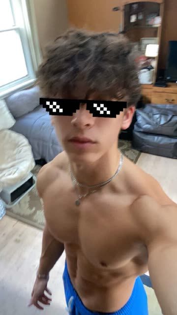 View this Snap from threedotcorey on Snapchat! Cute Boy Snaps, Boys Snaps, Fit Lads, Boys Snap, Boy Snap, Gym Boys, Boy Snaps, 1m Subscribers, Boy Snaps Pic