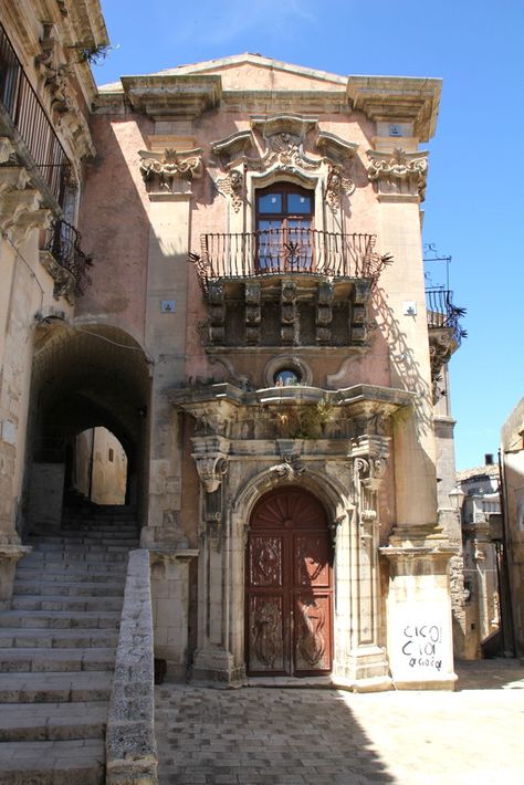 Baroque Architecture Sicily - See more at: http://chambersarchitects.com/blog/247-ragusa-ibla-sicily-baroque-city-with-an-ancient-past.html#sthash.JGjMSNa7.dpuf And read all of our blogs at: http://chambersarchitects.com/blog.html Sicily House Architecture, Ancient Italian Architecture, Baroque Exterior Architecture, Sicilian House Architecture, Sicily Architecture, Baroque House, Sicily Italy Architecture, Sicilian Architecture, Italian Baroque Architecture