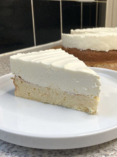 Tres Leches Cheesecake Recipe, Tres Leches Cheesecake, Ash Baber, Layer Cheesecake, Cheesecake Cake Recipes, Filipino Food Dessert, Decadent Food, Cheesecake Cake, Tres Leches Cake