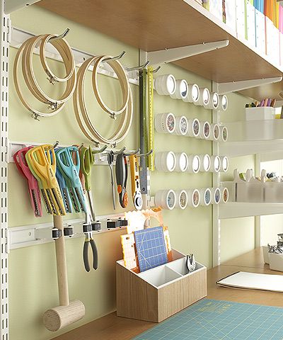 How to Create an Organized Craft Room! Organized Craft Room, Room Organization Ideas, Crafting Room, Ideas Habitaciones, Dream Craft Room, Craft Room Design, Sewing Room Organization, Scrapbook Room, Organization And Storage