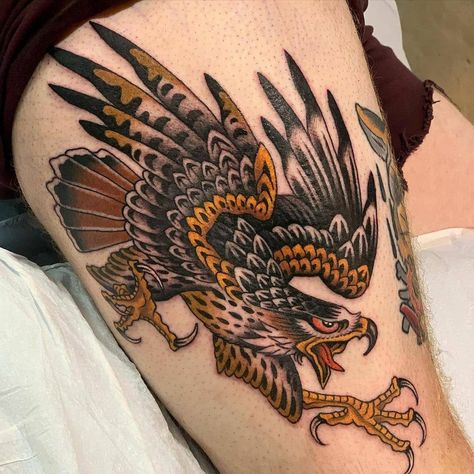 𝑻𝒓𝒂𝒅𝒊𝒕𝒊𝒐𝒏𝒂𝒍 𝑻𝒂𝒕𝒕𝒐𝒐’s Instagram photo: “1 o 2 ? ➡️➡️ @gordoncombs . . . #americantraditionaltattoo #traditionaltattoo #tattoo #tattoos #tatuaje #tatuajes #ink #tatuajetradicional…” Traditional Eagle, Traditional Eagle Tattoo, Royal Eagle, Tattoo S, Eagle Tattoos, Eagle Tattoo, American Traditional Tattoo, American Traditional, Flash Tattoo