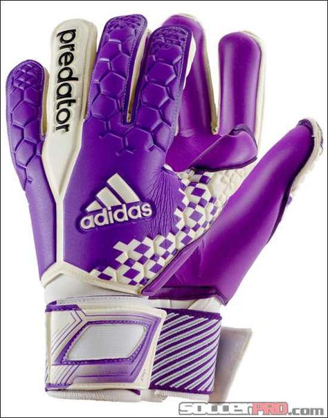 Soccer Keeper, Soccer Problems, Keeper Gloves, Gk Gloves, Soccer Gloves, Goal Keeper, Goalie Gloves, Minions Funny Images, Soccer Stuff