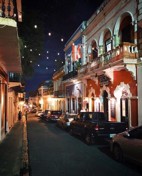 🇵🇷 Viejo San Juan, Puerto Rico 📷 Fot Viejo San Juan Puerto Rico, Puerto Rico Island, Puerto Rico Beaches, Puerto Rico Pictures, Puerto Rico Trip, Puerto Rico Vacation, Puerto Rican Culture, San Juan Puerto Rico, Pretty Landscapes