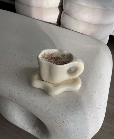 home decor, home inspo, home decor inspiratation, aesthetic, street style, home design ideas, trendy ideas, fashion, beauty, luxe, luxury, spirituality, love, coffee, mug, beige aesthetic, clean aesthetic Crockery Design, Cerámica Ideas, Tanah Liat, Pretty Mugs, Keramik Design, Clay Mugs, Diy Pottery, Ceramics Pottery Art, Pottery Designs