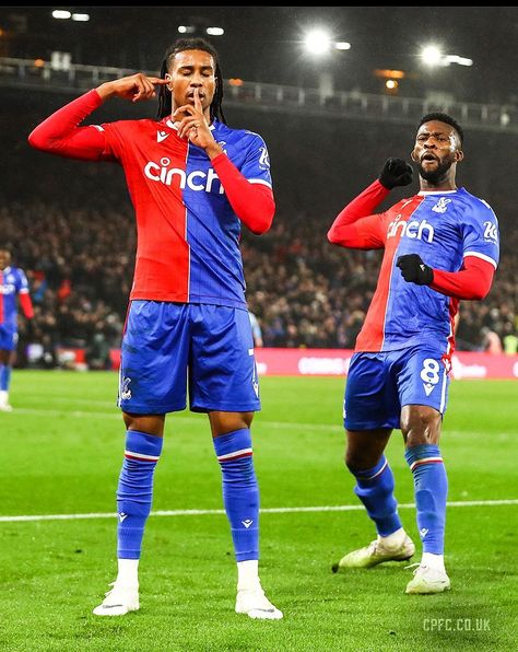 Crystal Palace Wallpaper, Michael Olise, Cristiano Ronaldo And Messi, Cold Pictures, Football Celebrations, Soccer Photography, Manchester United Wallpaper, Football Images, Soccer Goal