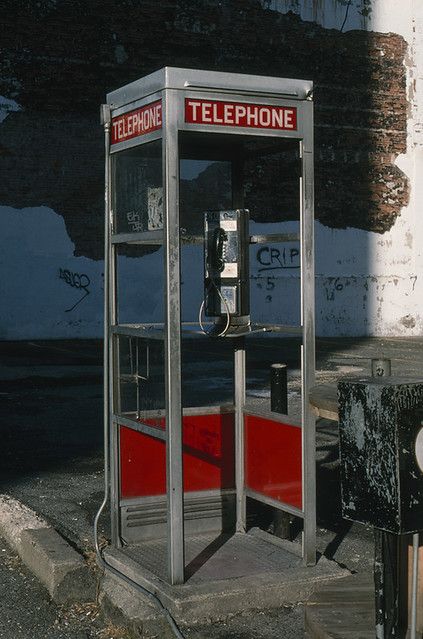 Mobile Shop Design, Vintage Gas Pumps, Telephone Booth, Phone Box, 3d Building, Phone Booth, Goodfellas, Mobile Shop, Better Call Saul