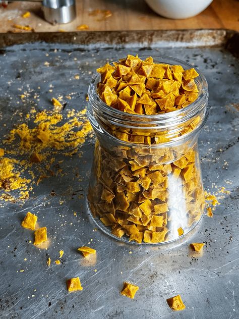 Make 1000 Dog Training Treats - The Art of Doing Stuff Diy Dog Training Treats, Dehydrator Dog Treats, Diy Dog Training, Dog Training Treats Recipe, Salmon Dog Treats, Puppy Training Treats, Recipe Salmon, Best Treats For Dogs, Healthy Dog Treats Homemade