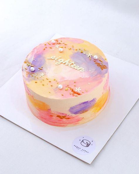 ~ Soft Sunset Vibes Aegyo Cake ~ Sometimes the softest hues makes the loudest statements.  ✨Aegyo Cakes Original Design✨  Inspired by a… Sunset Bday Cake, Sunset Cakes Ideas, Pastel Korean Cake, Birthday Cake Sunset, Sunset Cake Design, Pretty Cakes Aesthetic, Korean Inspired Cake, Sunset Birthday Cake, Sunrise Cake