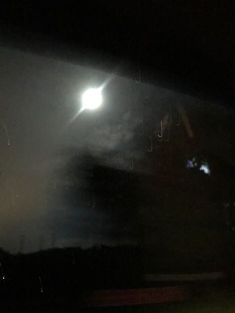 #moon #car #night #aesthetic #vibes Moving Car Aesthetic, Car Night Aesthetic, Photo Of Moon, Watching The Moon, Car Night, Car Aesthetic, Aesthetic Vibes, In Car, Night Aesthetic