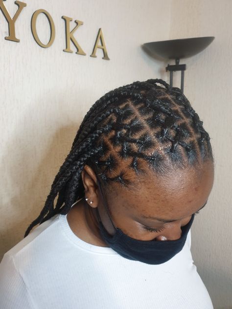 Fulani Braids With Rubber Bands, Rubber Band Braids Hairstyles, Criss Cross Fulani Braids, Criss Cross Hairstyle Rubber Bands, Rubber Band Knotless Braids, Criss Cross Hairstyle, Cross Braids Hairstyles, Rubber Band Braids, Fulani Twists