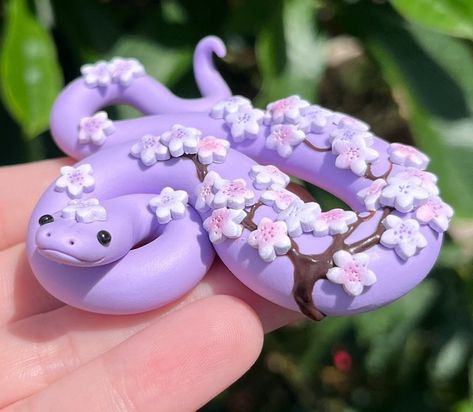 figurines,snake,frog,etsy Clay Snake Ideas, Polymer Snake, Kawaii Sculpture, Clay Snake Sculpture, Cute Little Clay Things, Snake Figurines, Mini Clay Art, Clay Snakes, Polymer Clay Snake