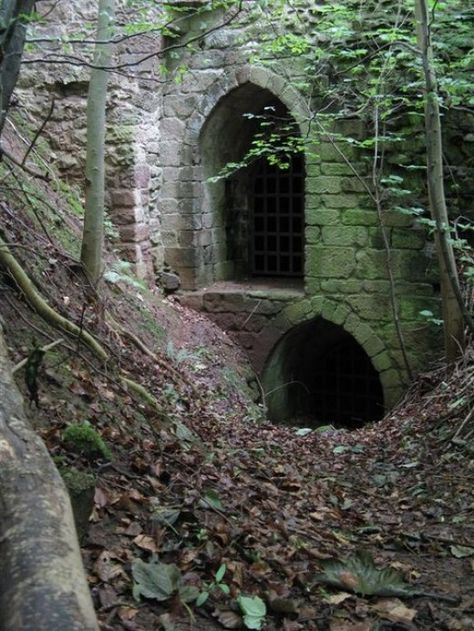 Chateau Medieval, Castles Interior, Abandoned Castles, Stone Arch, Scottish Castles, Castle Ruins, Abandoned Buildings, Scotland Travel, Pretty Places