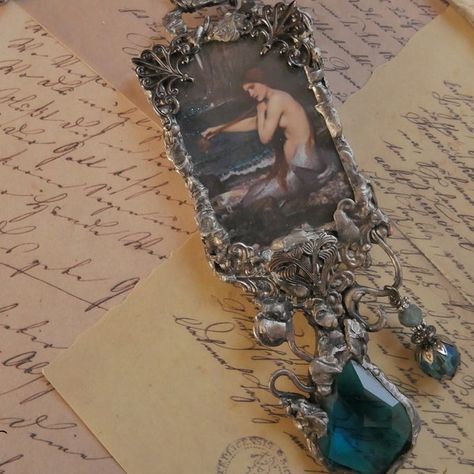 LaPetiteDidine - Etsy New Zealand Fairy Tale Jewelry, Fantasy Style, John William Waterhouse, Vintage Jewelry Crafts, Vintage Jewelry Art, Romantic Jewellery, Cameo Jewelry, Assemblage Jewelry, Repurposed Jewelry