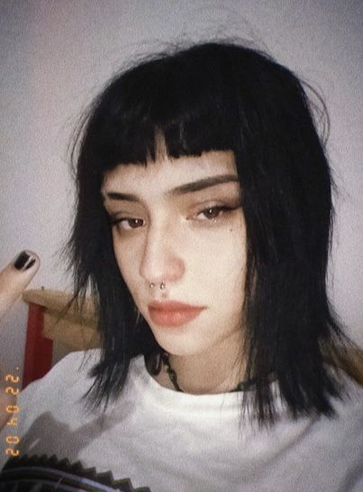 Above Shoulder Length Hair, Androgynous Haircut, Baby Bangs, Ball Hairstyles, Alt Girls, Split Hair, Ash Blonde Hair, Punk Hair, Goth Beauty