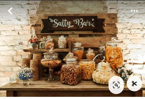 Rustic Wedding Snack Table, Bar Snacks Wedding, Salty Table Party Ideas, Salty Snack Bar Wedding, Salty Bar Wedding Snacks, Wedding Dry Snack Bar, Wedding Meal Alternatives, Chips Bar Wedding, Boho Wedding Snack Table